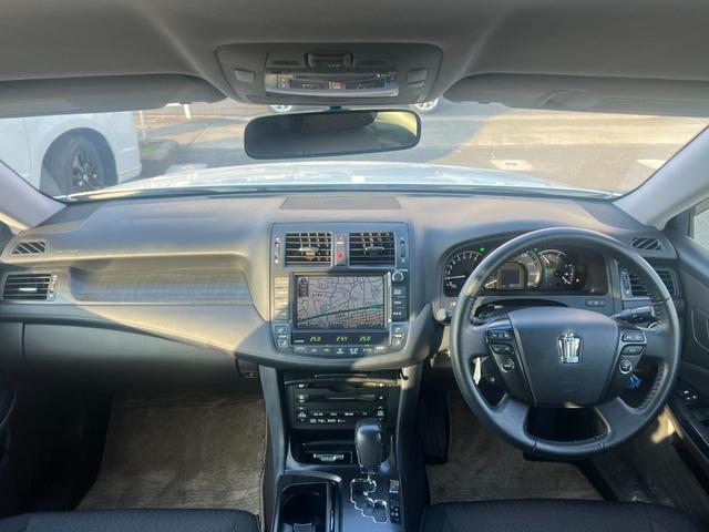 クラウン ２．５アスリートナビパッケージ／岡山仕入／走行３９０７９ＫＭ　ワンオーナー／メーカーＯＰ８インチＨＤＤナビ／バックカメラ　／ＥＴＣ／フルセグ／電動シート／クルーズコントロール／純正１８ＡＷ／スマートキー／プッシュスタート／ビルトインＥＴＣ／ＨＩＤヘッドライト／（3枚目）