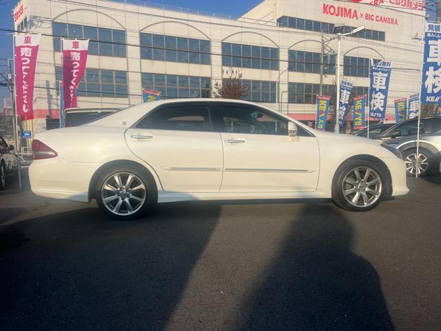 クラウン ２．５アスリートナビパッケージ／岡山仕入／走行３９０７９ＫＭ　ワンオーナー／メーカーＯＰ８インチＨＤＤナビ／バックカメラ　／ＥＴＣ／フルセグ／電動シート／クルーズコントロール／純正１８ＡＷ／スマートキー／プッシュスタート／ビルトインＥＴＣ／ＨＩＤヘッドライト／（9枚目）