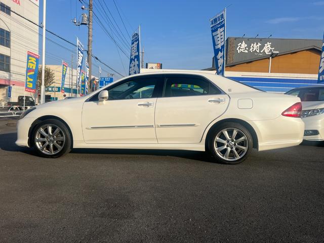 クラウン ２．５アスリートナビパッケージ／岡山仕入／走行３９０７９ＫＭ　ワンオーナー／メーカーＯＰ８インチＨＤＤナビ／バックカメラ　／ＥＴＣ／フルセグ／電動シート／クルーズコントロール／純正１８ＡＷ／スマートキー／プッシュスタート／ビルトインＥＴＣ／ＨＩＤヘッドライト／（13枚目）