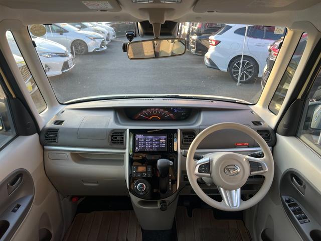 タント Ｘ　ＳＡＩＩＩ／静岡仕入／走行３９３６８ＫＭ／左側ＰＳＤ／　禁煙車／純正ＳＤナビ／ＣＤＤＶＤ／テレビ／スマートキー／プッシュスタート／シートヒーター／ベンチシート／オートライト／オートハイビーム／ＡＳＶ／アイドリングストップ／コーナーセンサー／フル装備（4枚目）