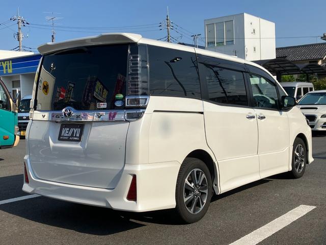 ヴォクシー ＺＳ　煌ＩＩＩ／東大和仕入／走行６７６８３ＫＭ／後席モニター　社外ＳＤデカナビ／ＣＤ、ＤＶＤ再生／１２セグ／ＢＴ／ミュージックサーバー／バックカメラ／フリップダウンモニター／両側ＰＳＤ／スマートキー／プッシュスタート／ＬＥＤヘッドライト／フォグ／ＡＳＶ／フル装備（8枚目）