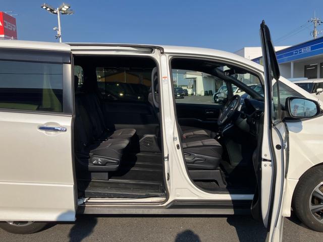 ヴォクシー ＺＳ　煌ＩＩＩ／東大和仕入／走行６７６８３ＫＭ／後席モニター　社外ＳＤデカナビ／ＣＤ、ＤＶＤ再生／１２セグ／ＢＴ／ミュージックサーバー／バックカメラ／フリップダウンモニター／両側ＰＳＤ／スマートキー／プッシュスタート／ＬＥＤヘッドライト／フォグ／ＡＳＶ／フル装備（16枚目）