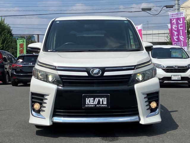 ヴォクシー ＺＳ　走行４６４８４ｋｍ／９型ＳＤナビ／フリップダウンモニター／ＲＳ－Ｒローダウンサス／ＢＴ接続／１２セグ／ＥＴＣ／ＤＶＤ再生／左側パワースライドドアＬＥＤヘッドライト／オートリトラミラー（5枚目）