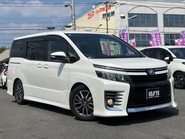 ヴォクシー ＺＳ　走行４６４８４ｋｍ／９型ＳＤナビ／フリップダウンモニター／ＲＳ－Ｒローダウンサス／ＢＴ接続／１２セグ／ＥＴＣ／ＤＶＤ再生／左側パワースライドドアＬＥＤヘッドライト／オートリトラミラー（6枚目）