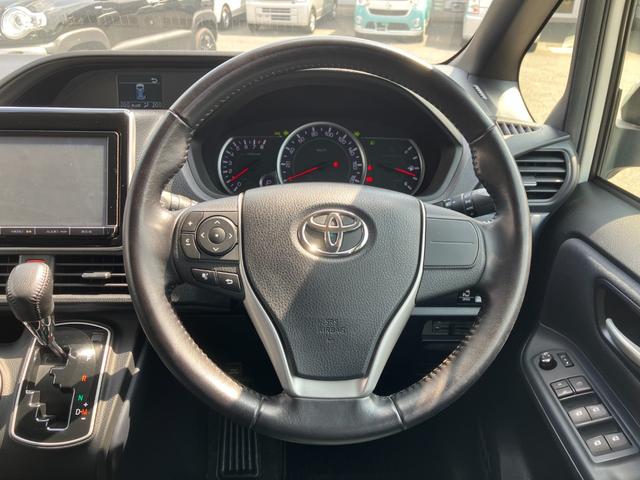ヴォクシー ＺＳ　走行４６４８４ｋｍ／９型ＳＤナビ／フリップダウンモニター／ＲＳ－Ｒローダウンサス／ＢＴ接続／１２セグ／ＥＴＣ／ＤＶＤ再生／左側パワースライドドアＬＥＤヘッドライト／オートリトラミラー（12枚目）