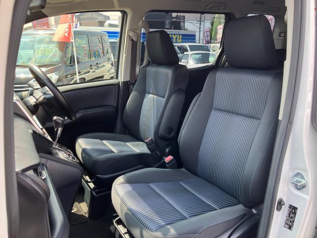 ヴォクシー ＺＳ　走行４６４８４ｋｍ／９型ＳＤナビ／フリップダウンモニター／ＲＳ－Ｒローダウンサス／ＢＴ接続／１２セグ／ＥＴＣ／ＤＶＤ再生／左側パワースライドドアＬＥＤヘッドライト／オートリトラミラー（16枚目）