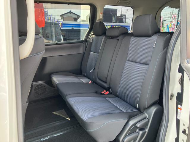 ヴォクシー ＺＳ　走行４６４８４ｋｍ／９型ＳＤナビ／フリップダウンモニター／ＲＳ－Ｒローダウンサス／ＢＴ接続／１２セグ／ＥＴＣ／ＤＶＤ再生／左側パワースライドドアＬＥＤヘッドライト／オートリトラミラー（17枚目）