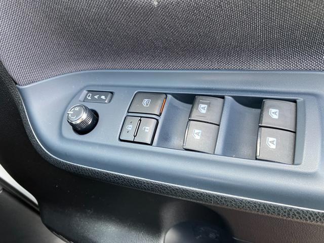 ヴォクシー ＺＳ　走行４６４８４ｋｍ／９型ＳＤナビ／フリップダウンモニター／ＲＳ－Ｒローダウンサス／ＢＴ接続／１２セグ／ＥＴＣ／ＤＶＤ再生／左側パワースライドドアＬＥＤヘッドライト／オートリトラミラー（30枚目）