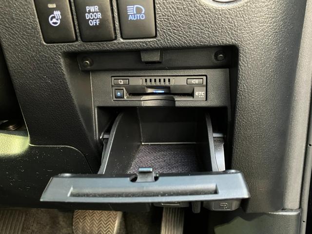 アルファード ２．５Ｓ　Ｃパッケージ　走行２５４４９ｋｍ／ディスプレィオーディオ／ＣＤ／ＤＶＤ再生／ＢＴ接続／１２セグ／バックカメラ／フリップダウンモニター／ＥＴＣ／両側パワースライドドア／電動レザーシート／（29枚目）