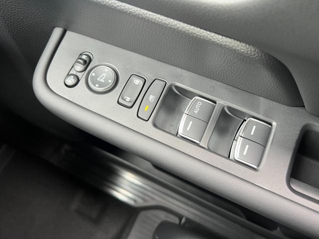 ステップワゴン e:HEVスパーダ/走行10KM/デーラーOPデカナビ 両側パワースライドドア/ハーフレザーシート/電動リアゲート/CDDVD再生/12セグ/BT/アラウンドビューモニター/フリップダウンモニター/LEDヘッドライト/フォグ/スマートキー/プッシュスタート(20枚目)