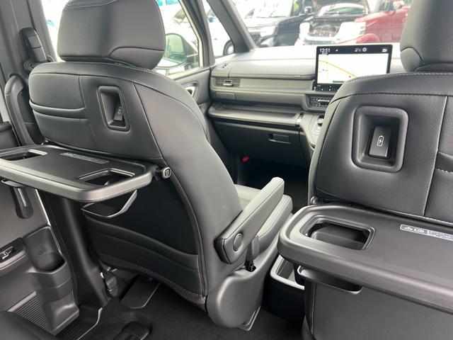 ステップワゴン e:HEVスパーダ/走行10KM/デーラーOPデカナビ 両側パワースライドドア/ハーフレザーシート/電動リアゲート/CDDVD再生/12セグ/BT/アラウンドビューモニター/フリップダウンモニター/LEDヘッドライト/フォグ/スマートキー/プッシュスタート(23枚目)