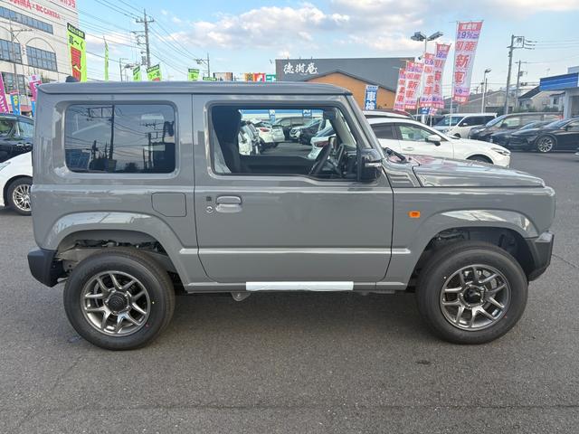 ジムニー XC/衝突軽減/25年BSタイヤ/ クルコン/LEDライト/フォグ/アイドリングストップ/横滑防止/シートヒーター/コーナーセンサー/電格ミラー/ウィンカーミラー/純正16AW/背面タイヤ/スマートキー/スペアキー/取扱説明書/保証書(10枚目)