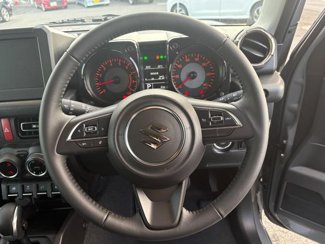 ジムニー XC/衝突軽減/25年BSタイヤ/ クルコン/LEDライト/フォグ/アイドリングストップ/横滑防止/シートヒーター/コーナーセンサー/電格ミラー/ウィンカーミラー/純正16AW/背面タイヤ/スマートキー/スペアキー/取扱説明書/保証書(15枚目)