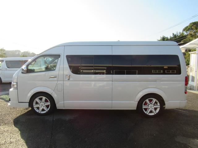 ハイエースワゴン グランドキャビン 4型仕様 LEDヘッドライト REVOシート2脚 車いす移動車 ナビ フルセグTV リアモニター TAW18インチAWキーレス エアロ 9人乗り(12枚目)