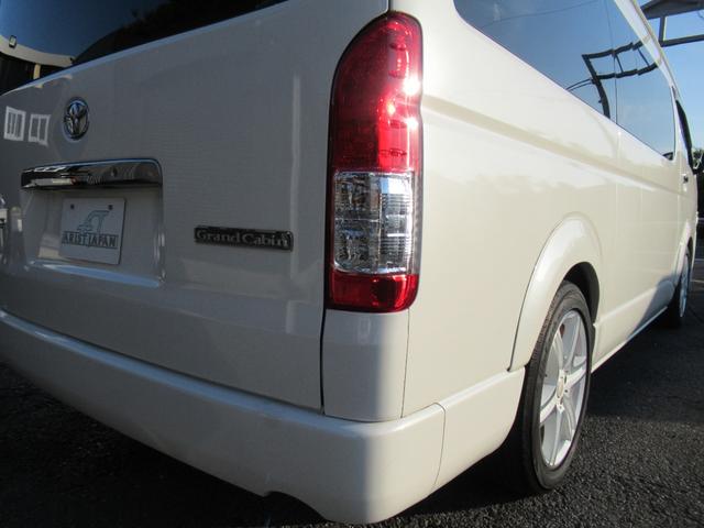 ハイエースワゴン グランドキャビン 4型仕様 LEDヘッドライト REVOシート2脚 車いす移動車 ナビ フルセグTV リアモニター TAW18インチAWキーレス エアロ 9人乗り(15枚目)