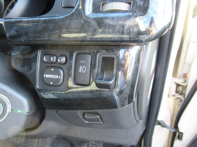 ハイエースワゴン グランドキャビン 4型仕様 LEDヘッドライト REVOシート2脚 車いす移動車 ナビ フルセグTV リアモニター TAW18インチAWキーレス エアロ 9人乗り(18枚目)