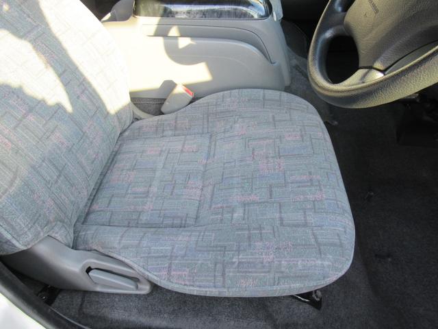 ハイエースワゴン グランドキャビン 4型仕様 LEDヘッドライト REVOシート2脚 車いす移動車 ナビ フルセグTV リアモニター TAW18インチAWキーレス エアロ 9人乗り(21枚目)