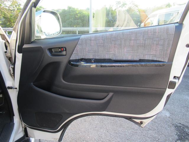 ハイエースワゴン グランドキャビン 4型仕様 LEDヘッドライト REVOシート2脚 車いす移動車 ナビ フルセグTV リアモニター TAW18インチAWキーレス エアロ 9人乗り(22枚目)