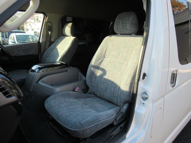 ハイエースワゴン グランドキャビン 4型仕様 LEDヘッドライト REVOシート2脚 車いす移動車 ナビ フルセグTV リアモニター TAW18インチAWキーレス エアロ 9人乗り(24枚目)