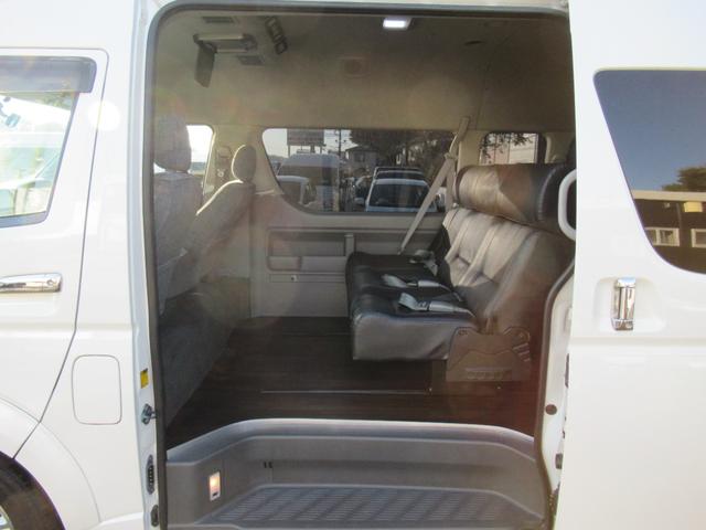ハイエースワゴン グランドキャビン 4型仕様 LEDヘッドライト REVOシート2脚 車いす移動車 ナビ フルセグTV リアモニター TAW18インチAWキーレス エアロ 9人乗り(27枚目)