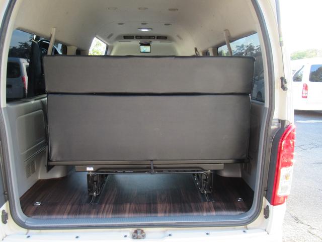 ハイエースワゴン グランドキャビン 4型仕様 LEDヘッドライト REVOシート2脚 車いす移動車 ナビ フルセグTV リアモニター TAW18インチAWキーレス エアロ 9人乗り(39枚目)