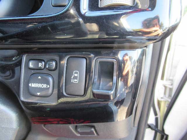 ハイエースワゴン GL 4型仕様 社外LEDヘッドライト 内装架装 横乗り可 ベッドキット ナビ リアモニター サブバッテリー 18インチAW パワスラ 前後ドラレコ(21枚目)