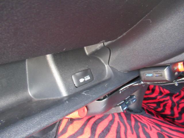 ハイエースワゴン GL 4型仕様 社外LEDヘッドライト 内装架装 横乗り可 ベッドキット ナビ リアモニター サブバッテリー 18インチAW パワスラ 前後ドラレコ(27枚目)