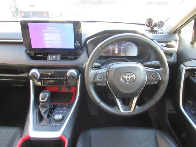 ＲＡＶ４ アドベンチャー　オフロードパッケージＩＩ　特別仕様車　１０．５インチディスプレイオーディオ　タコマ風グリル　合成皮革シート　デジタルインナーミラー　パノラミックビュー　パワーバックドア　プレミアムサウンド　トノカバー　クロスバー　ＥＴＣ２．０（13枚目）