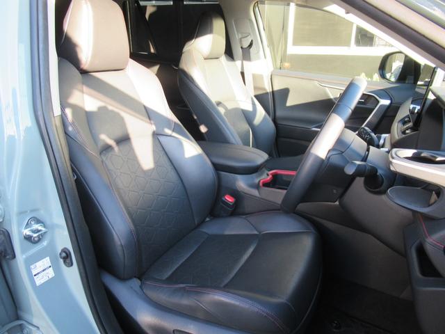 ＲＡＶ４ アドベンチャー　オフロードパッケージＩＩ　特別仕様車　１０．５インチディスプレイオーディオ　タコマ風グリル　合成皮革シート　デジタルインナーミラー　パノラミックビュー　パワーバックドア　プレミアムサウンド　トノカバー　クロスバー　ＥＴＣ２．０（21枚目）