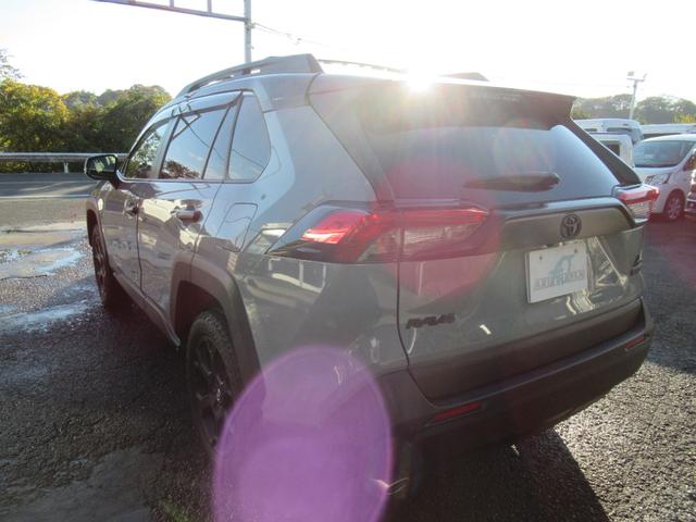 ＲＡＶ４ アドベンチャー　オフロードパッケージＩＩ　特別仕様車　１０．５インチディスプレイオーディオ　タコマ風グリル　合成皮革シート　デジタルインナーミラー　パノラミックビュー　パワーバックドア　プレミアムサウンド　トノカバー　クロスバー　ＥＴＣ２．０（52枚目）