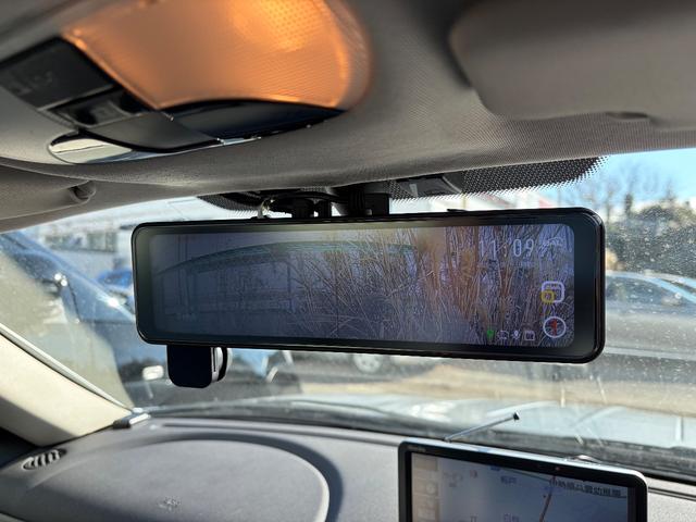 クライスラー・クロスファイア クーペ レザーシート 19インチAW 社外ナビ&TV ETC ディーラー記録簿 デジタルインナーミラー LEDヘッドライト(10枚目)