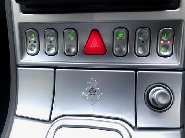 クライスラー・クロスファイア クーペ レザーシート 19インチAW 社外ナビ&TV ETC ディーラー記録簿 デジタルインナーミラー LEDヘッドライト(29枚目)