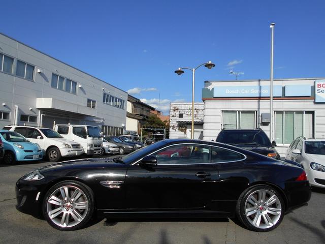 XKR V8 5000cc スーパーチャージャー 510PS 最終モデル 赤スティッチ入り黒レザー 純正ナビ バックカメラ スマートキー 純正20インチアルミ ETC(11枚目)