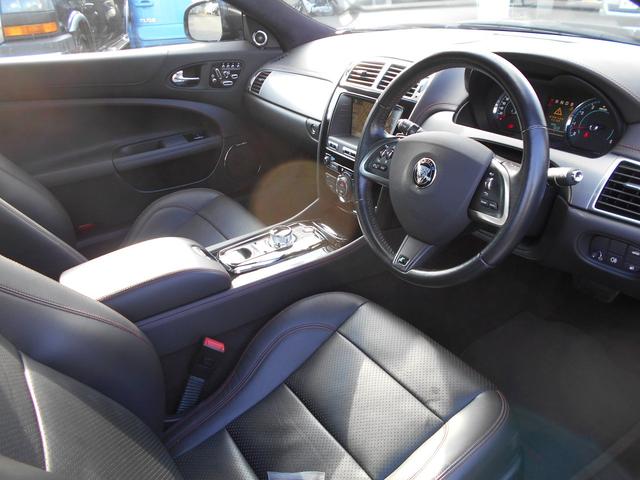 XKR V8 5000cc スーパーチャージャー 510PS 最終モデル 赤スティッチ入り黒レザー 純正ナビ バックカメラ スマートキー 純正20インチアルミ ETC(21枚目)