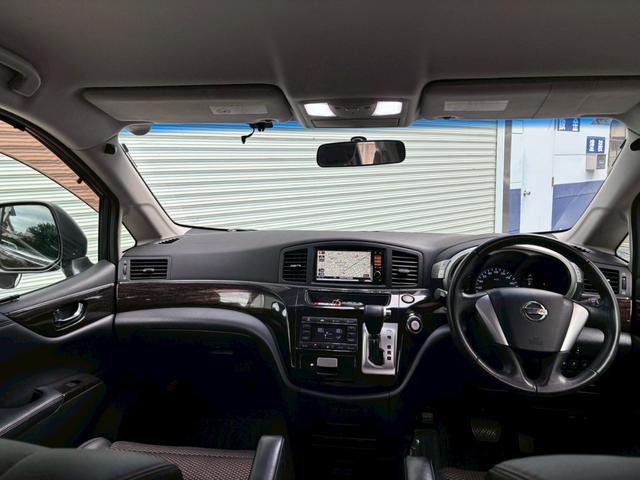 エルグランド ２５０ハイウェイスター　ＥＴＣ　バックカメラ　ナビ　両側スライド・片側電動　オートライト　ＨＩＤ　スマートキー　電動格納ミラー　３列シート　オットマン　ＣＶＴ　アルミホイール　ＣＤ　ＤＶＤ再生　ミュージックプレイヤー接続可（2枚目）