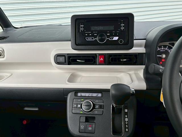 ムーヴキャンバス ストライプスＧ　ＢＬＵＥＴＯＯＴＨ　前後障害物センサー　クルコン　アイドルストップ　Ｂカメラ　パワーウインドウ　セキュリティアラーム　フルフラット　スマートキープッシュスタート　カーテンエアバック　Ｓヒーター　ＰＳ（10枚目）