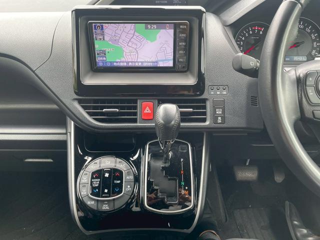 ヴォクシー ZS 煌III コーナーセンサ プリクラッシュ スマートキ アイスト 横滑り防止装置 WAC AHB 盗難防止 キーレス パワステ クルコン LEDヘッドライト ABS オートライト フルフラット エアバッグ(46枚目)