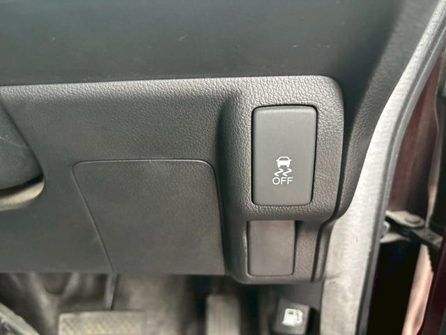 Ｎ－ＢＯＸ Ｇ・Ｌパッケージ　カラーバックモニター　全席ＰＷ　イモビライザー　ナビテレビ　地ＴＶ　衝突安全ボディ　ＡＡＣ　横滑り防止　スマートキー　メモリーナビ　ＡＢＳ　ＥＴＣ　キーレスＥ　運転席エアバッグ（4枚目）