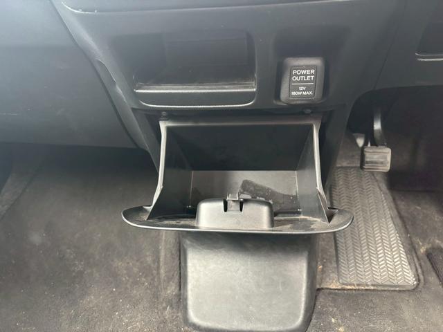 Ｎ－ＢＯＸ Ｇ・Ｌパッケージ　カラーバックモニター　全席ＰＷ　イモビライザー　ナビテレビ　地ＴＶ　衝突安全ボディ　ＡＡＣ　横滑り防止　スマートキー　メモリーナビ　ＡＢＳ　ＥＴＣ　キーレスＥ　運転席エアバッグ（9枚目）