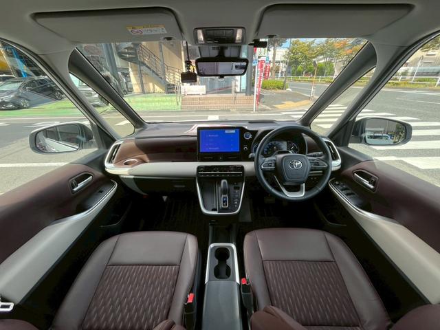 ノア ハイブリッドＺ　４ＷＤ　ドライブレコーダー　全周囲カメラ　ナビ　ＴＶ　クリアランスソナー　オートクルーズコントロール　レーンアシスト　パークアシスト　衝突被害軽減システム　両側電動スライドドア（2枚目）