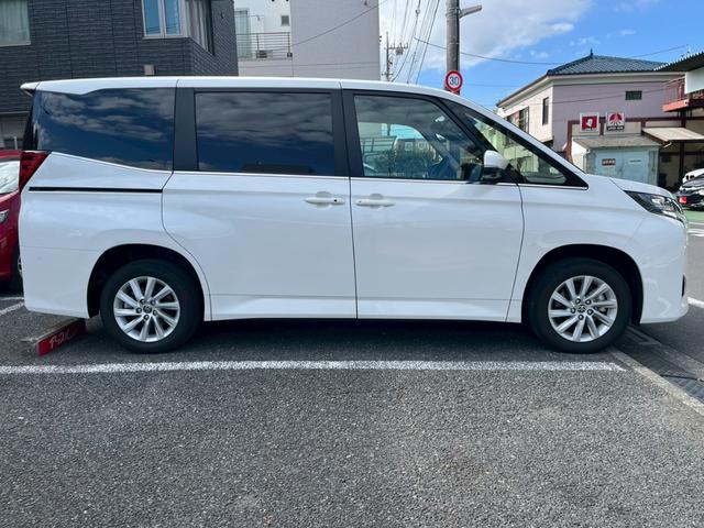 ノア ハイブリッドＺ　４ＷＤ　ドライブレコーダー　全周囲カメラ　ナビ　ＴＶ　クリアランスソナー　オートクルーズコントロール　レーンアシスト　パークアシスト　衝突被害軽減システム　両側電動スライドドア（14枚目）