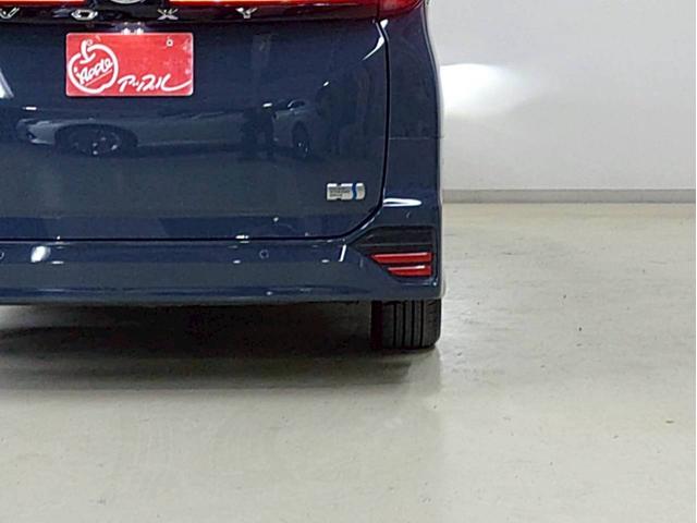 ヴォクシー ハイブリッドＳ－Ｚ　ナビ・ＴＶ・ディスプレイオーディオ・ＥＴＣ２．０・全方位モニター・リヤモニター・両側パワースライドドア・パワーバックドア・ユニバーサルステップ付（16枚目）