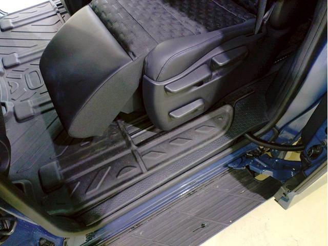 ヴォクシー ハイブリッドＳ－Ｚ　ナビ・ＴＶ・ディスプレイオーディオ・ＥＴＣ２．０・全方位モニター・リヤモニター・両側パワースライドドア・パワーバックドア・ユニバーサルステップ付（37枚目）