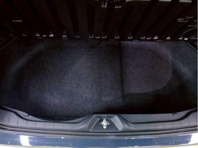 ヴォクシー ハイブリッドＳ－Ｚ　ナビ・ＴＶ・ディスプレイオーディオ・ＥＴＣ２．０・全方位モニター・リヤモニター・両側パワースライドドア・パワーバックドア・ユニバーサルステップ付（47枚目）