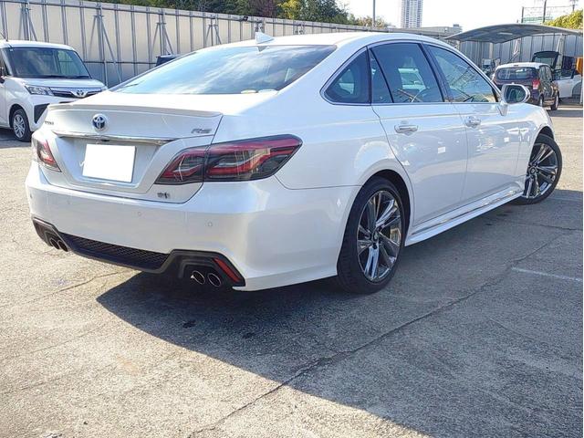 クラウンハイブリッド RSアドバンス ナビ・ETC・バックカメラ・パワーシート・シートヒーター・サンルーフ付(4枚目)