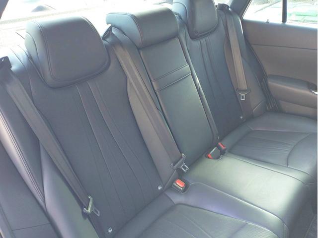 クラウンハイブリッド RSアドバンス ナビ・ETC・バックカメラ・パワーシート・シートヒーター・サンルーフ付(14枚目)