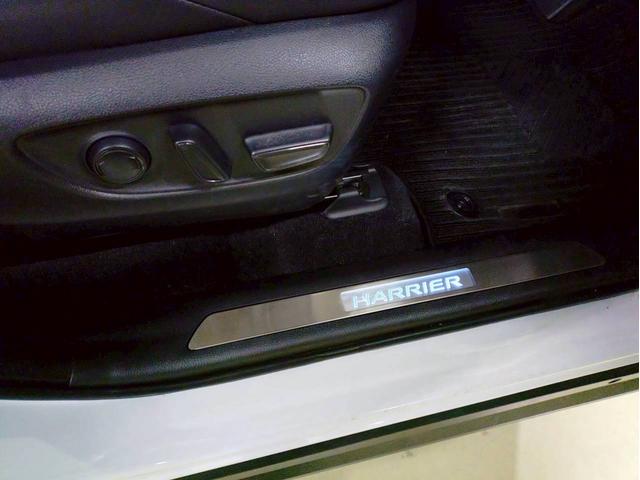 ハリアーハイブリッド Ｚ　ナビ・全方位モニタ・ＥＴＣ２．０・サンルーフ・運転席側パワーシート・パワーバックドア付（32枚目）