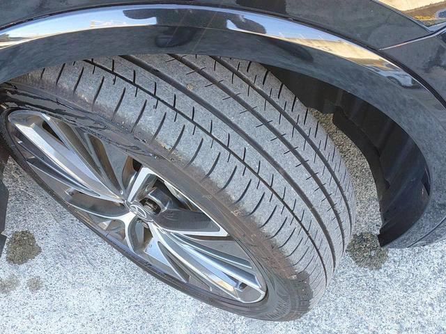 プリウス Ｚ　ナビ・全方位モニタ・ＥＴＣ２．０・パワーバックドア・シートヒーター・ドライブレコーダー付（8枚目）