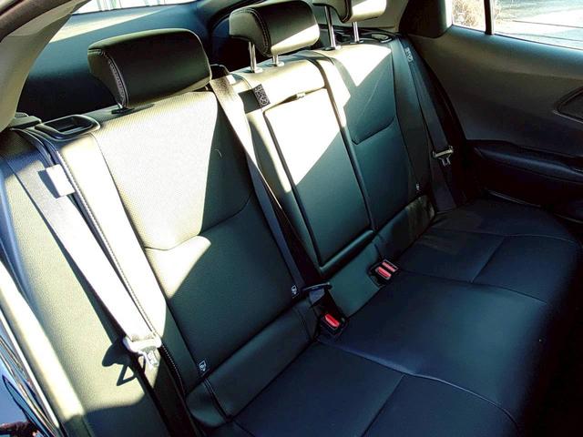 プリウス Ｚ　ナビ・全方位モニタ・ＥＴＣ２．０・パワーバックドア・シートヒーター・ドライブレコーダー付（12枚目）