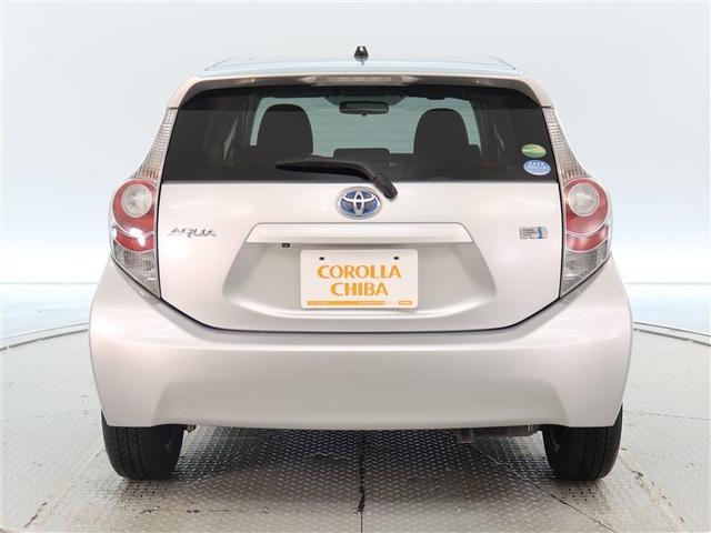 アクア S 1年間走行無制限保証 メモリナビ フルセグTV バックカメラ ETC DVD再生 スマートキー オートエアコン(4枚目)